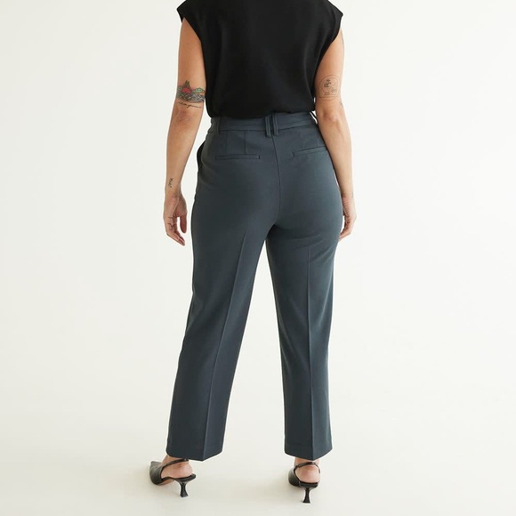Reitman’s Super High-Rise Straight Leg Ankle Pants - Picture 3 of 12